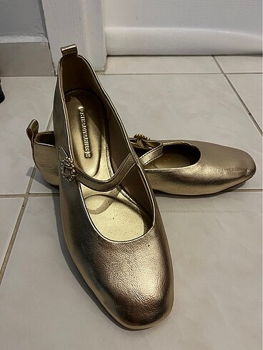 38 Beden Stradivarius babet