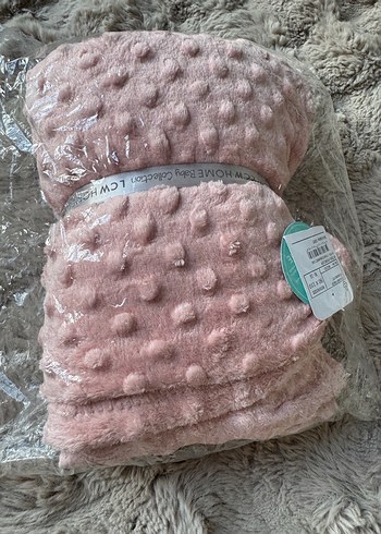 Pembe Tomurcuk Desenli Welsoft Peluş Çocuk Battaniyesi 90*110 cm - Görsel 9