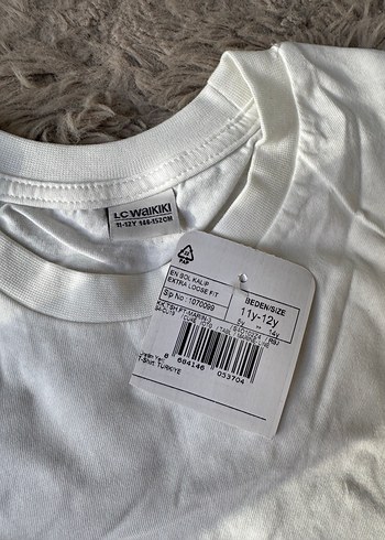 Beyaz Baskılı Kısa Kollu Bisiklet Yaka Çocuk Tişörtü 11-12 yaş - Görsel 4