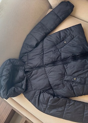 Siyah Kapüşonlu Kadın Kışlık Şişme Mont Xs-S Beden için Uyumlu - Görsel 3