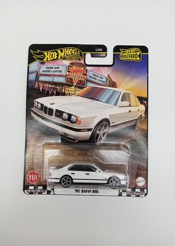 Hot wheels premium BMW M5
