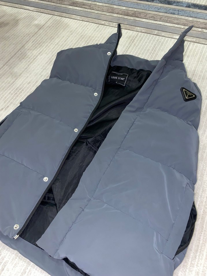 Fermuar ve düğmeli parlayan gri erkek yelek - Görsel 3