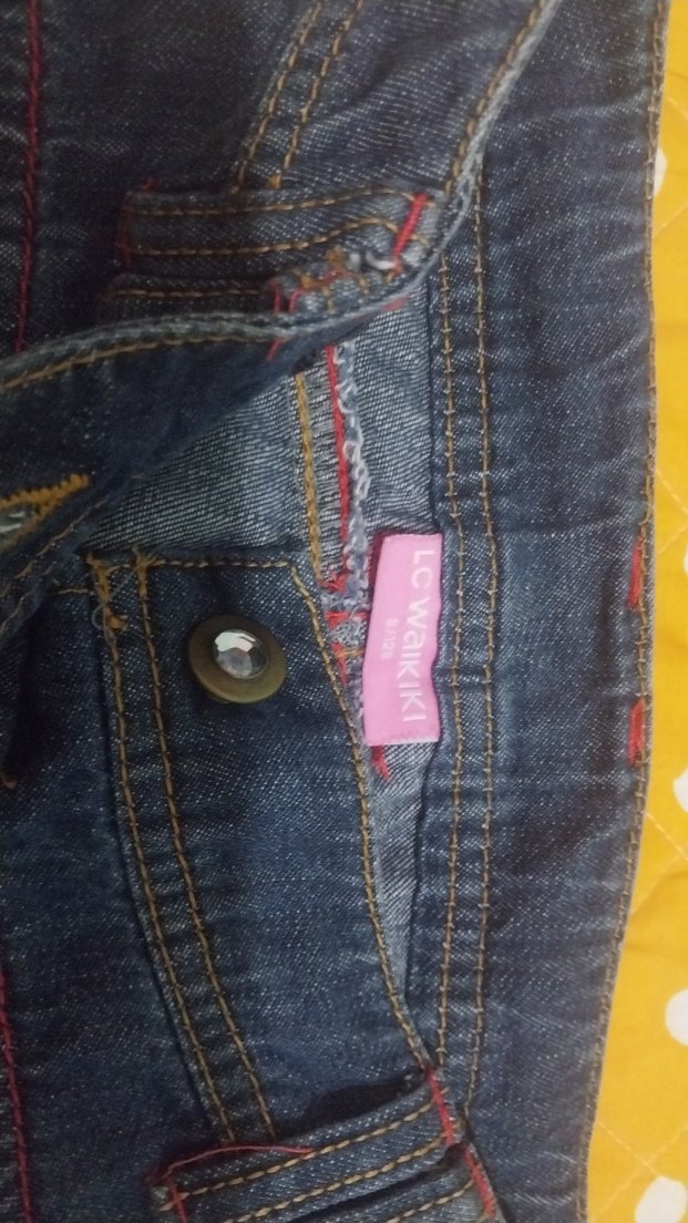 Nakışlı Düğmeli Kız Kot Pantolon - Görsel 2