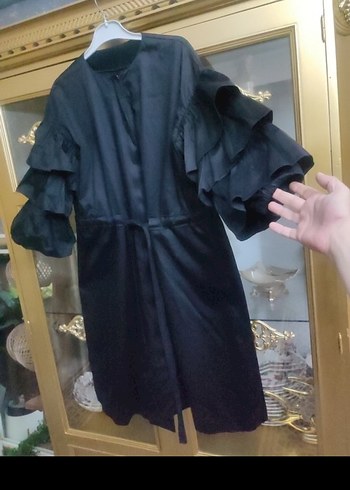 Uzun Siyah Kadın Pelerin Fırfırlı Kollu - Görsel 2