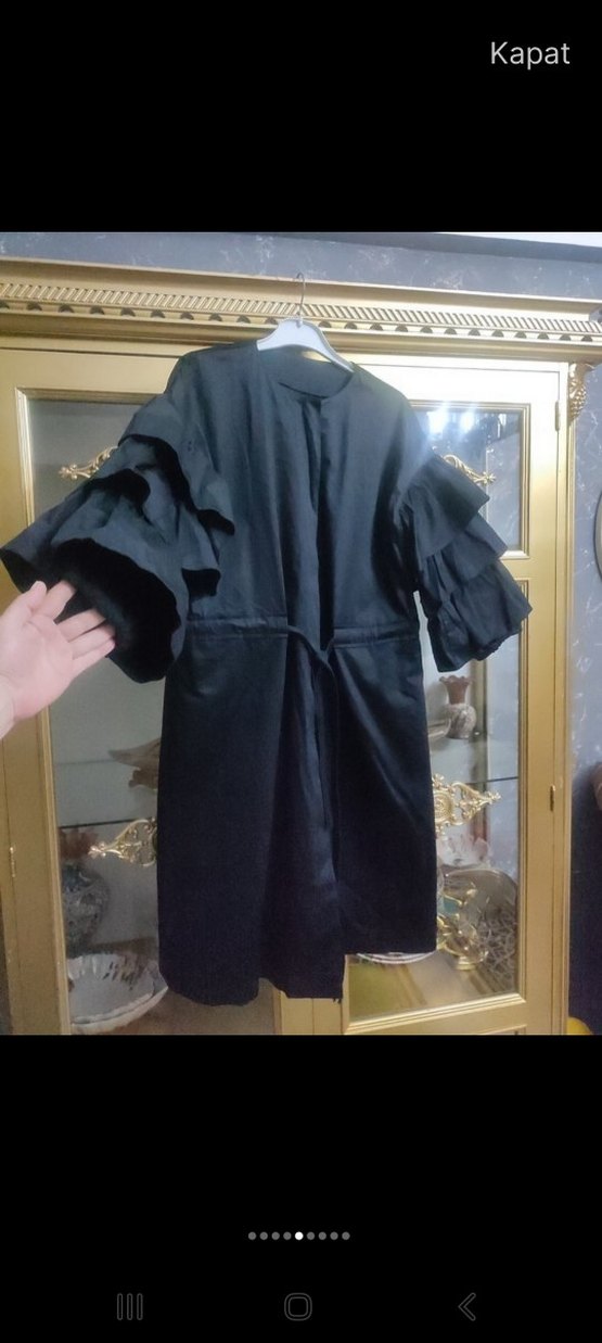 Uzun Siyah Kadın Pelerin Fırfırlı Kollu - Görsel 4