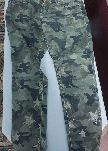 Zara Düğmeli Kamuflaj Kadın Midi Pantolon