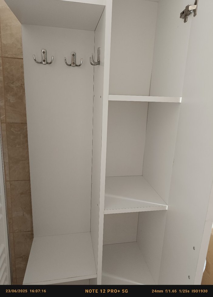 Beyaz ve Gri Dolap Düzenleyici - Görsel 3