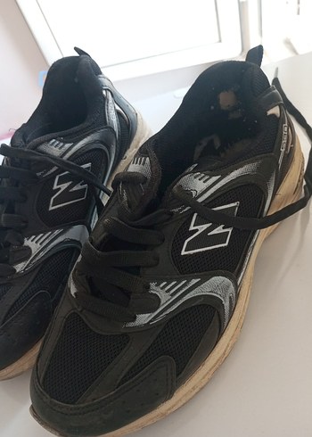 New Balance Siyah Gri Bağcıklı Spor Ayakkabı