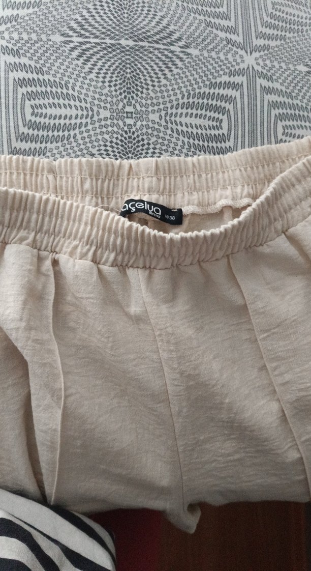 Bej Kadın Keten Pilili Pantolon - Görsel 3