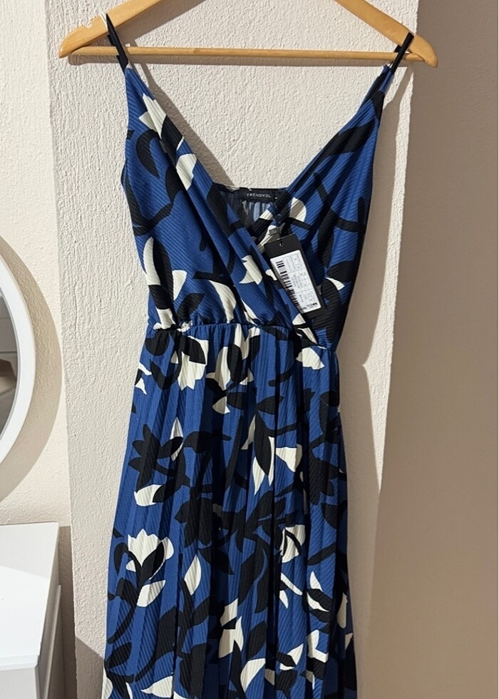 Lacivert çiçek desenli  yazlık elbise - Görsel 4