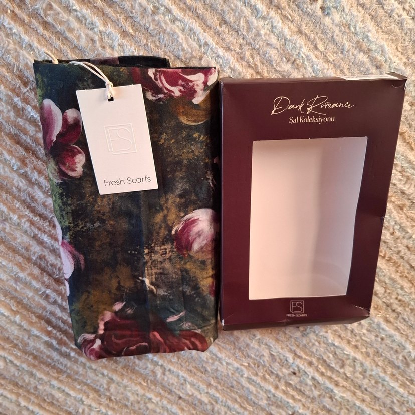 Freshscarfs The Painted Garden Şal koleksiyonu - Görsel 4