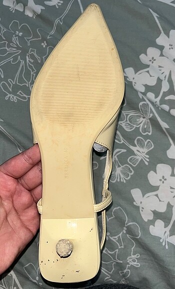 40 Beden sarı Renk Bershka topuklu ayakkabı