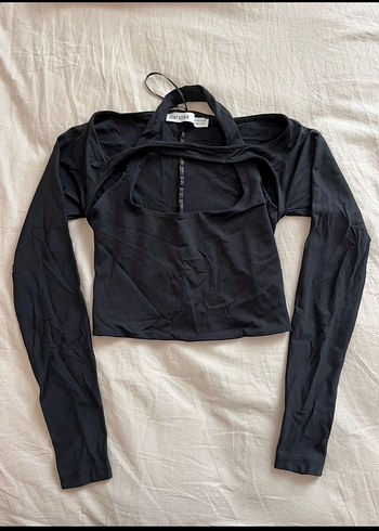 bershka boyundan askılı uzun kollu crop