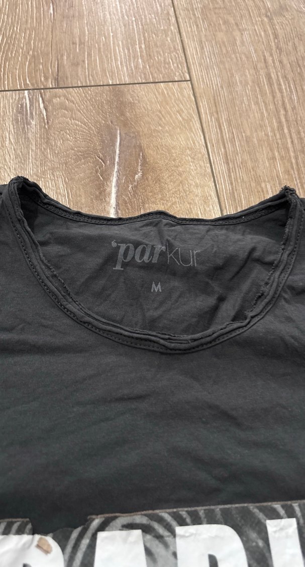 Siyah Baskılı Erkek Tişört - Görsel 2