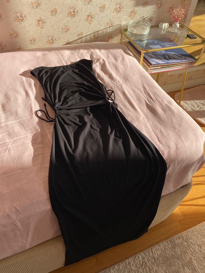 Bershka Yırtmaçlı Gece Elbisesi - Görsel 4