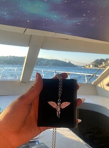 Zara Melek figürlü kolye modeli