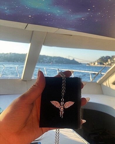 Melek figürlü kolye modeli