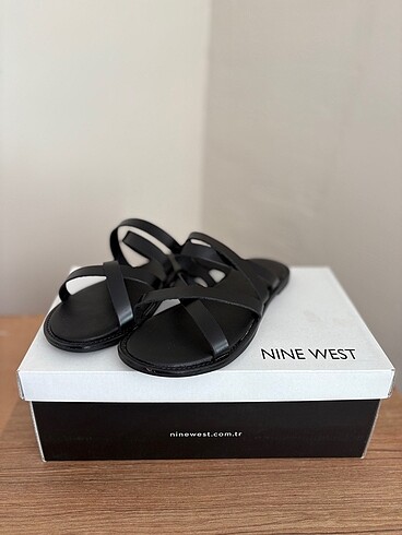 NINE WEST