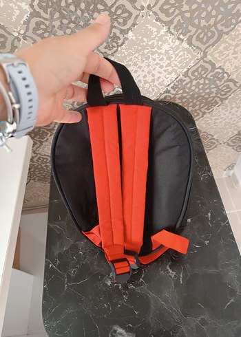 Örümcek Adam Temalı Kırmızı Çocuk Sırt Çantası - Görsel 3