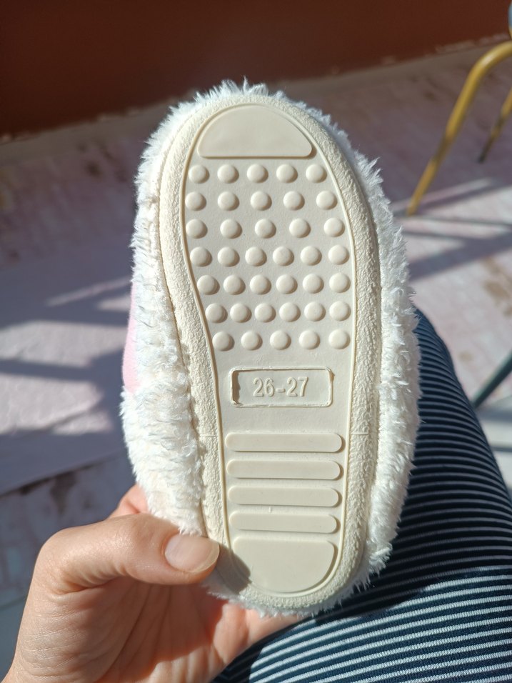 Kız Çocukları İçin Pembe Minnie Baskılı Sıcak Terlik - Görsel 4