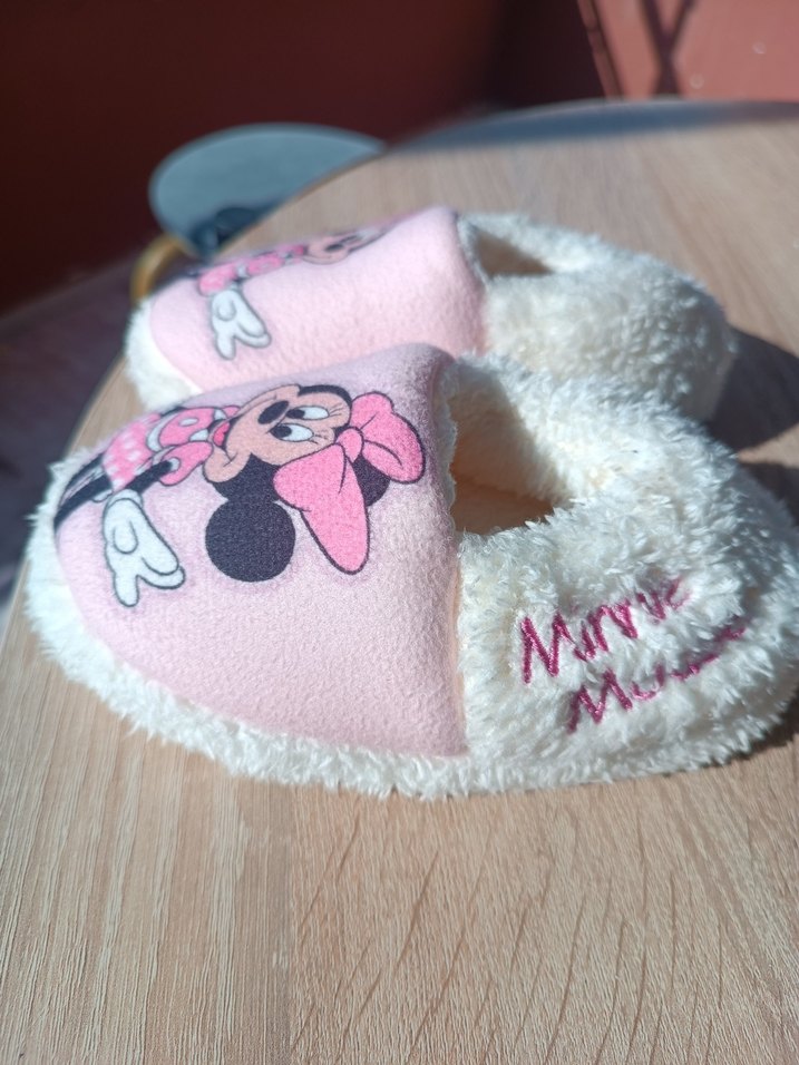 Kız Çocukları İçin Pembe Minnie Baskılı Sıcak Terlik - Görsel 2