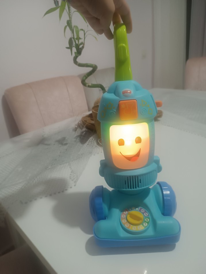 Fisher Price Renkli Işıklı Eğitici Oyuncak Süpürge - Görsel 2
