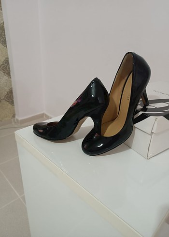 Nine West Kadın Siyah Rugan Stiletto Tokalı - Görsel 2