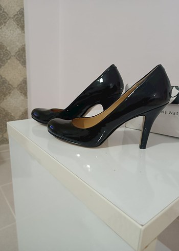 Nine West Kadın Siyah Rugan Stiletto Tokalı - Görsel 4