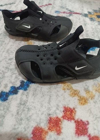 Nike Erkek Çocuk Siyah Cırtlı Spor Terlik