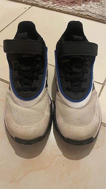 29 Beden Adidas erkek çocuk ayakkabısı 29