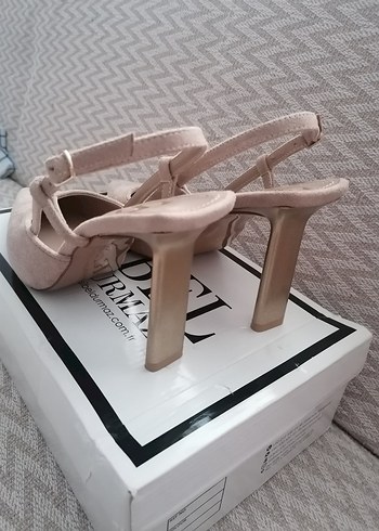 Bej Süet Tokalı Stiletto Kadın Ayakkabı - Görsel 6