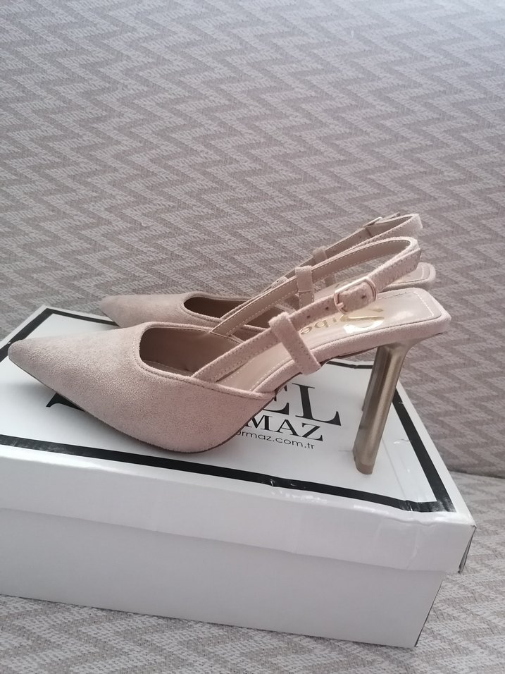 Bej Süet Tokalı Stiletto Kadın Ayakkabı - Görsel 2