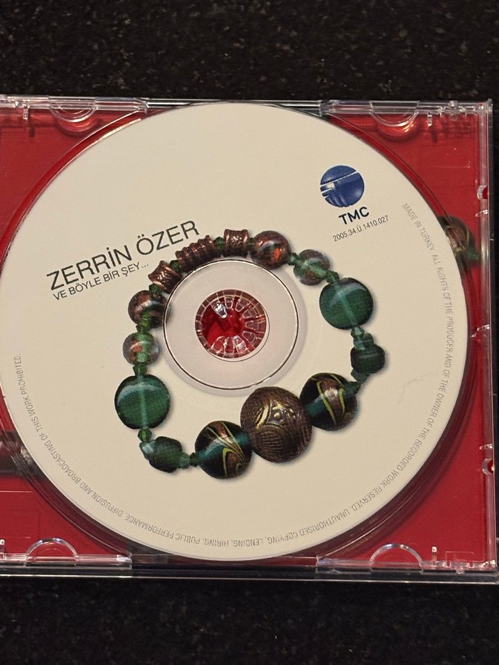 Zerrin Özer - Ve Böyle Bir Şey CD - Görsel 4