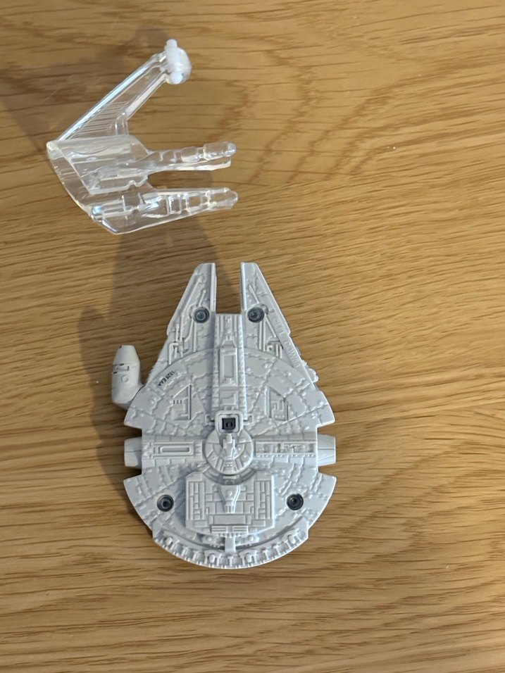 Millennium Falcon Figür - Görsel 2