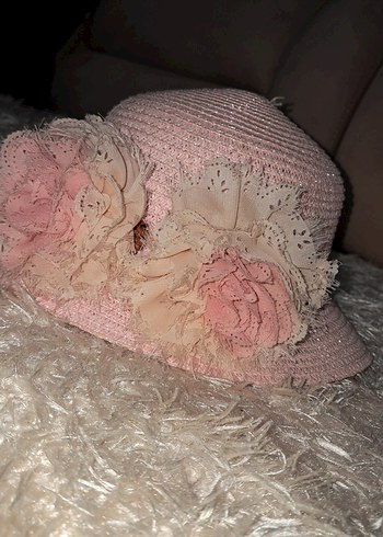 Pembe Nakışlı Fırfırlı Kız Çocuk Şapkası - Görsel 3