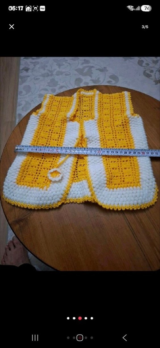 Sarı Beyaz Örgü Kız Yelek ve Şapka Takımı - Görsel 3