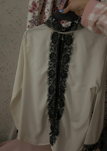 sırt dekolteli dantelli beyaz gömlek - Görsel 4