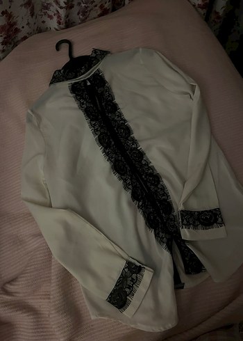 sırt dekolteli dantelli beyaz gömlek - Görsel 2