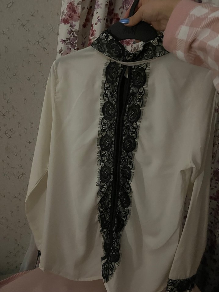 sırt dekolteli dantelli beyaz gömlek - Görsel 4