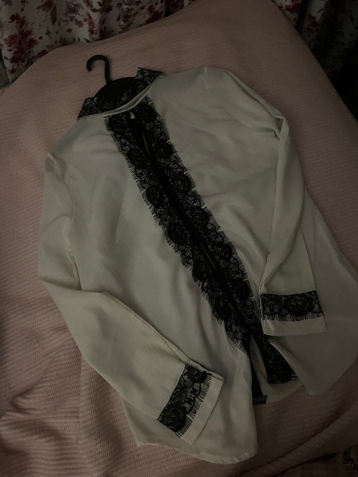 sırt dekolteli dantelli beyaz gömlek - Görsel 2
