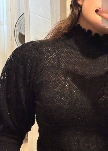 38 Beden Dantel Detaylı Siyah Yılan Desenli Triko Bluz
