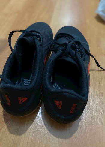 Adidas Kırmızı Erkek Futbol Ayakkabısı Velcro Bağlı