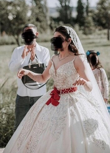 Tasarımcı ÖZEL DİKİM PRENSES MODEL GELİNLİK