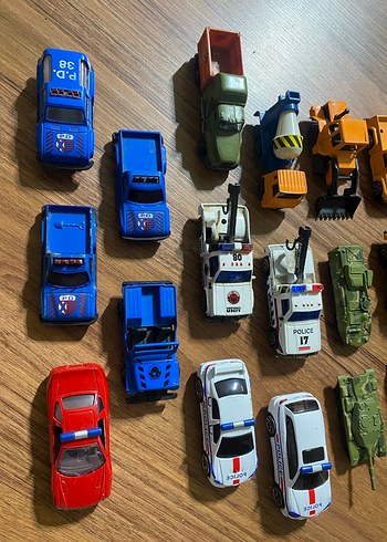 48 adet Çoklu Renkli Mini Oyuncak Arabalar Seti - Görsel 8