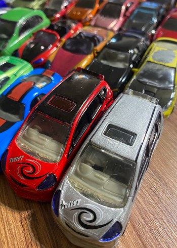 48 adet Çoklu Renkli Mini Oyuncak Arabalar Seti - Görsel 3