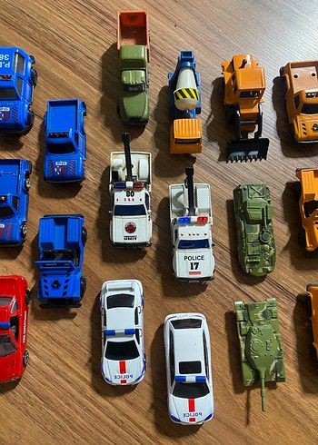 48 adet Çoklu Renkli Mini Oyuncak Arabalar Seti - Görsel 10