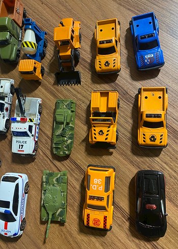 48 adet Çoklu Renkli Mini Oyuncak Arabalar Seti - Görsel 9