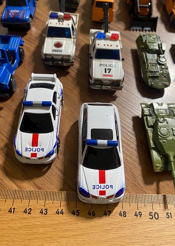 48 adet Çoklu Renkli Mini Oyuncak Arabalar Seti - Görsel 7