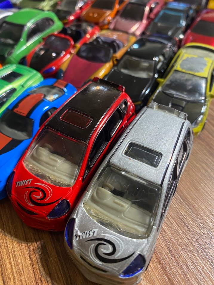 48 adet Çoklu Renkli Mini Oyuncak Arabalar Seti - Görsel 3