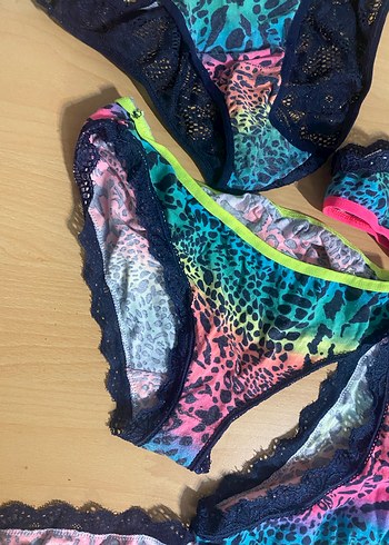 6 adet kullanılmış Renkli Batik Desenli Kadın Külot - Görsel 3